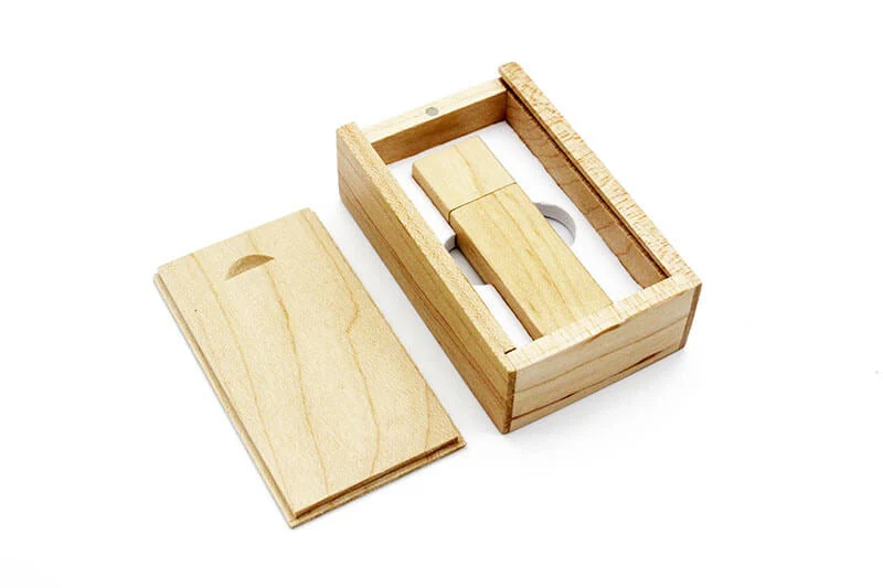 Artisan Moroccan Leather USB Drive – Handcrafted Cover &amp; Gift Box